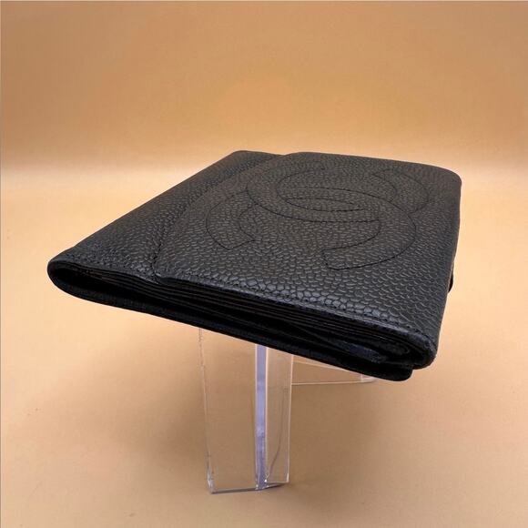 Authentic Chanel Caviar Compact Wallet – Navy Blue – Comes with COA - Picture 6 of 7